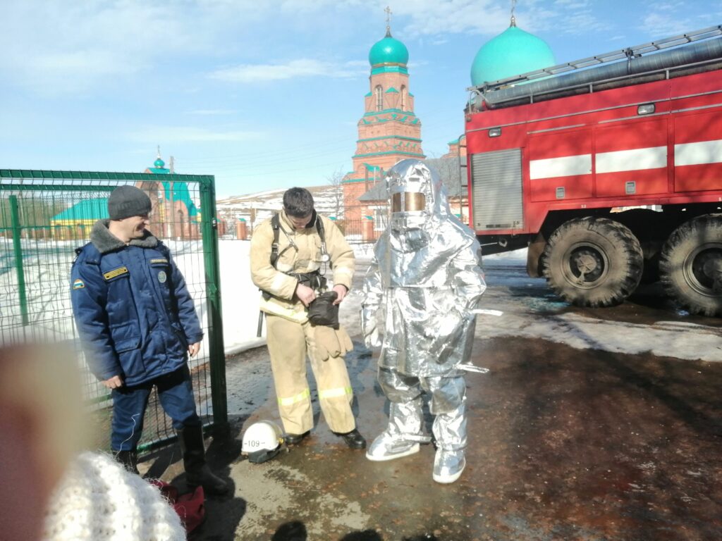 Пожарные в гостях у школьников