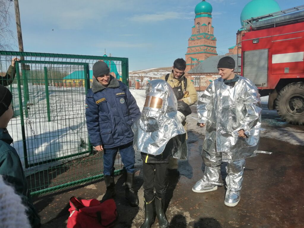 Пожарные в гостях у школьников