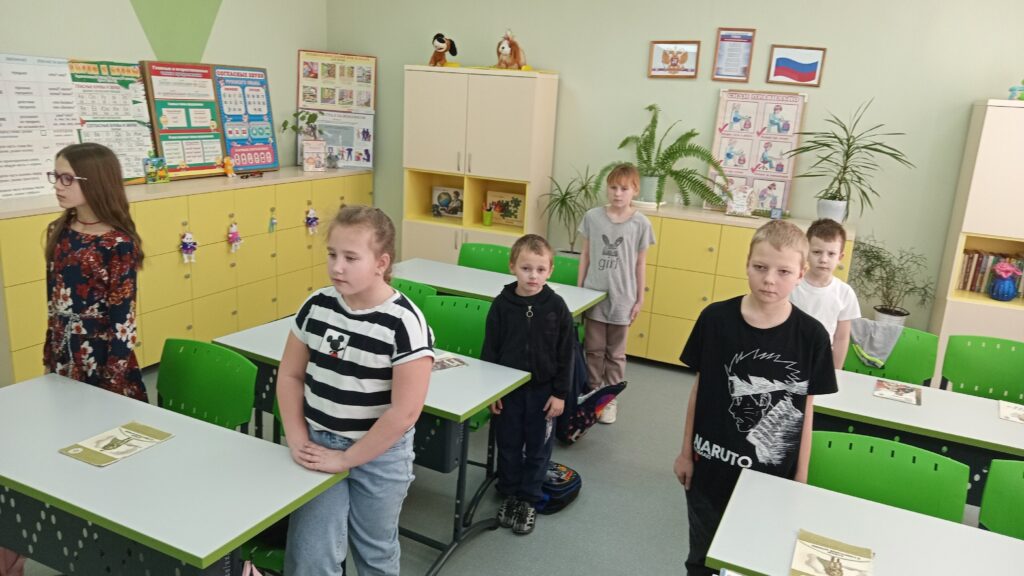 Первые помнят юных героев!