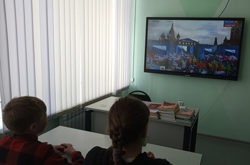 Классный час "РАЗГОВОРЫ О ВАЖНОМ" Крым и Севастополь: 10 лет в родной гавани